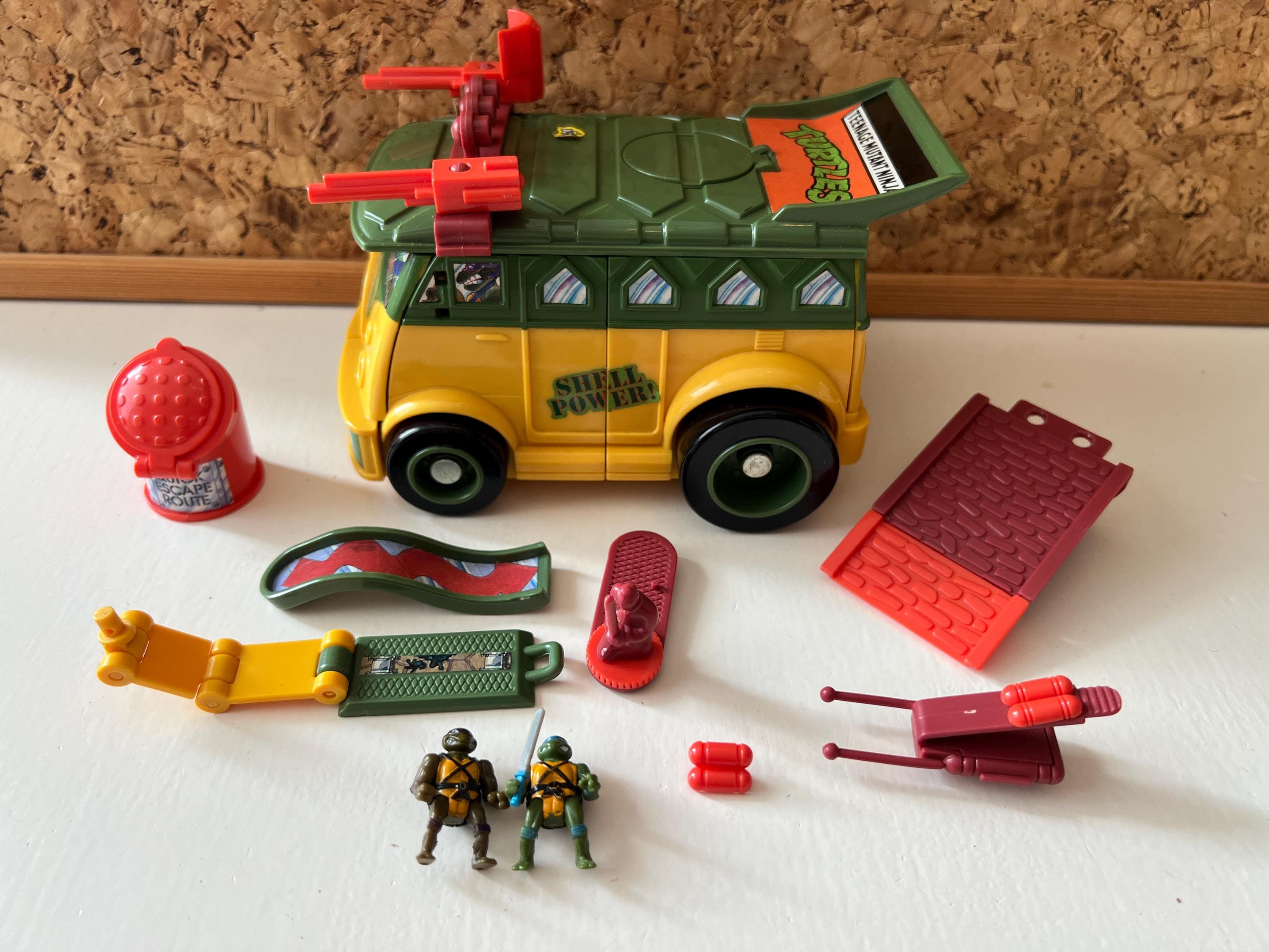 TMNT Party Wagon Playset | Mini Mutants | Playmates Mirage Studio
