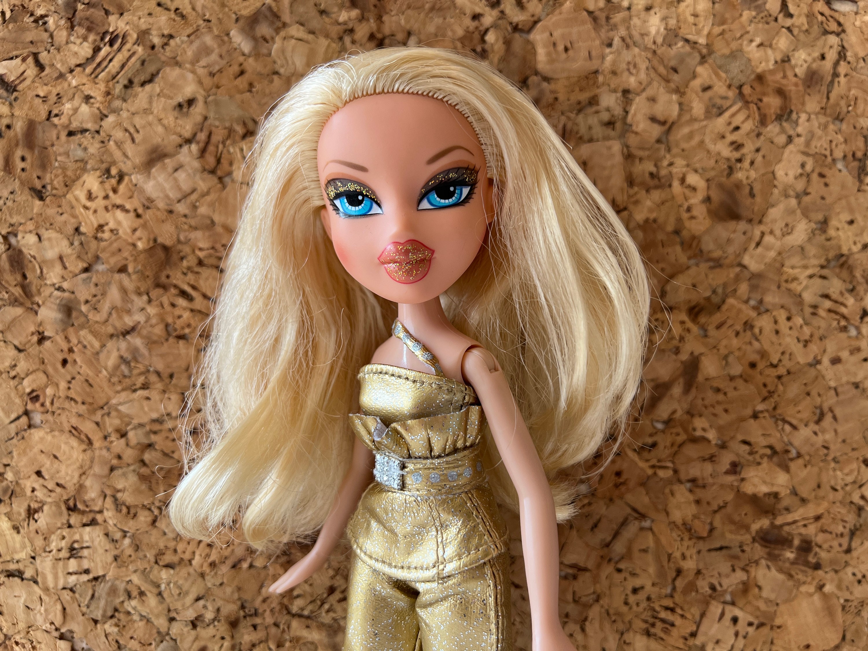 Bratz Doll Cloe magic Nail Fashion Read Description MGA Teenage Doll -   Israel