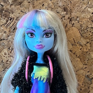 Monster High Doll | Abbey Bominable ‘Picture Day’ | Teenage Doll