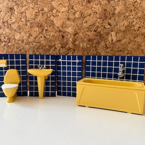 LUNDBY Bathroom | Scale 1:16 Vintage Dollhouse 1970s