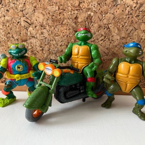 TMNT Lote de Turtlecycle y 3 Tortugas / Kowabunga / Playmates Mirage Studio / Teenage Mutant Ninja Turtles / Figura de acción vintage