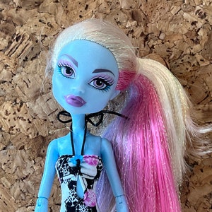 Monster High Doll | Abbey Bominable ‘Skull Shores’ | Teenage Doll