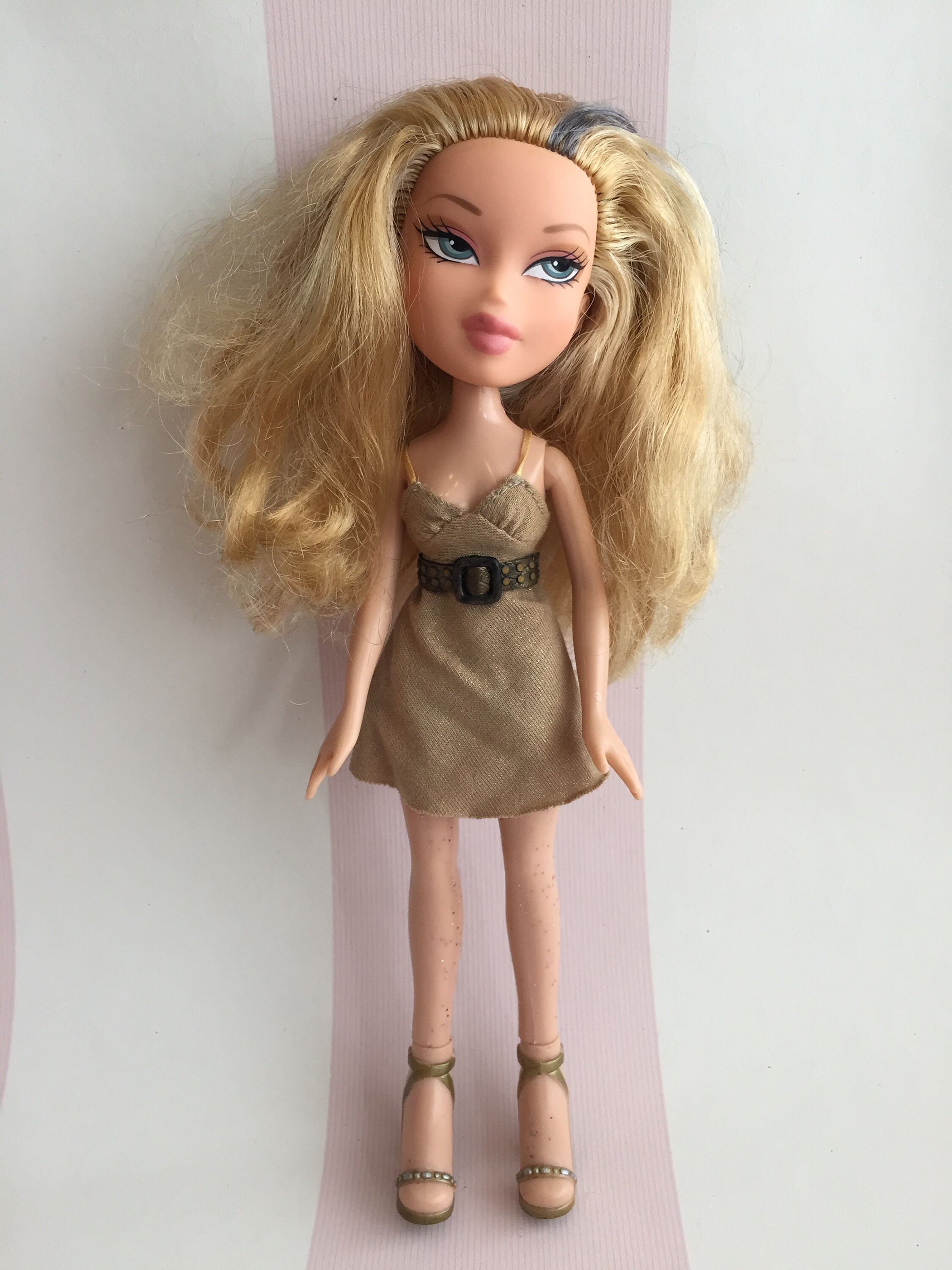 Bratz Doll Cloe Magic Make up MGA Original Outfit - Etsy Sweden