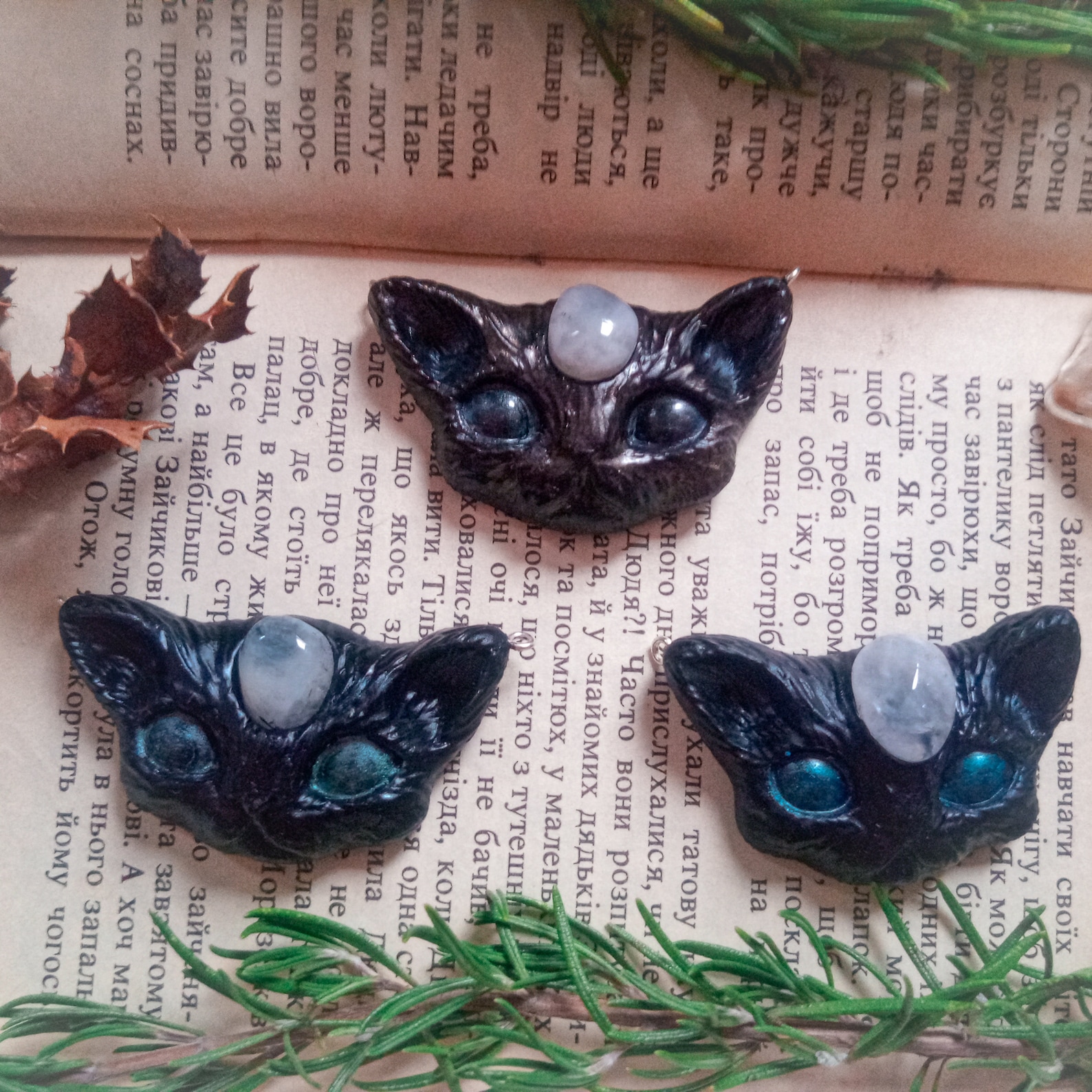 Third Vision Amulet, Kitten, Cat, Black Cat, Moon Cat, Magic Cat, Luck