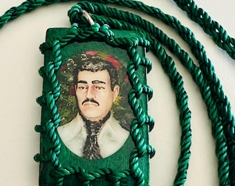 Malverde scapular, green color