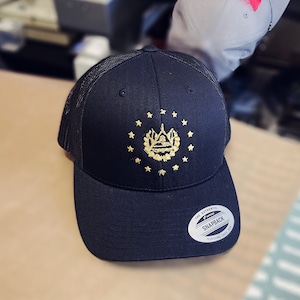 El Salvador hat, Gobierno de el Salvador style Trucker Cap, Premium Embroidered Trucker Hat to Show Your El Salvador Pride in Style