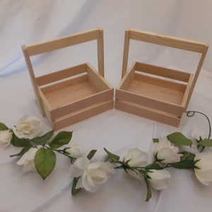 3x7x8 wood crate with 9&quot;h handle