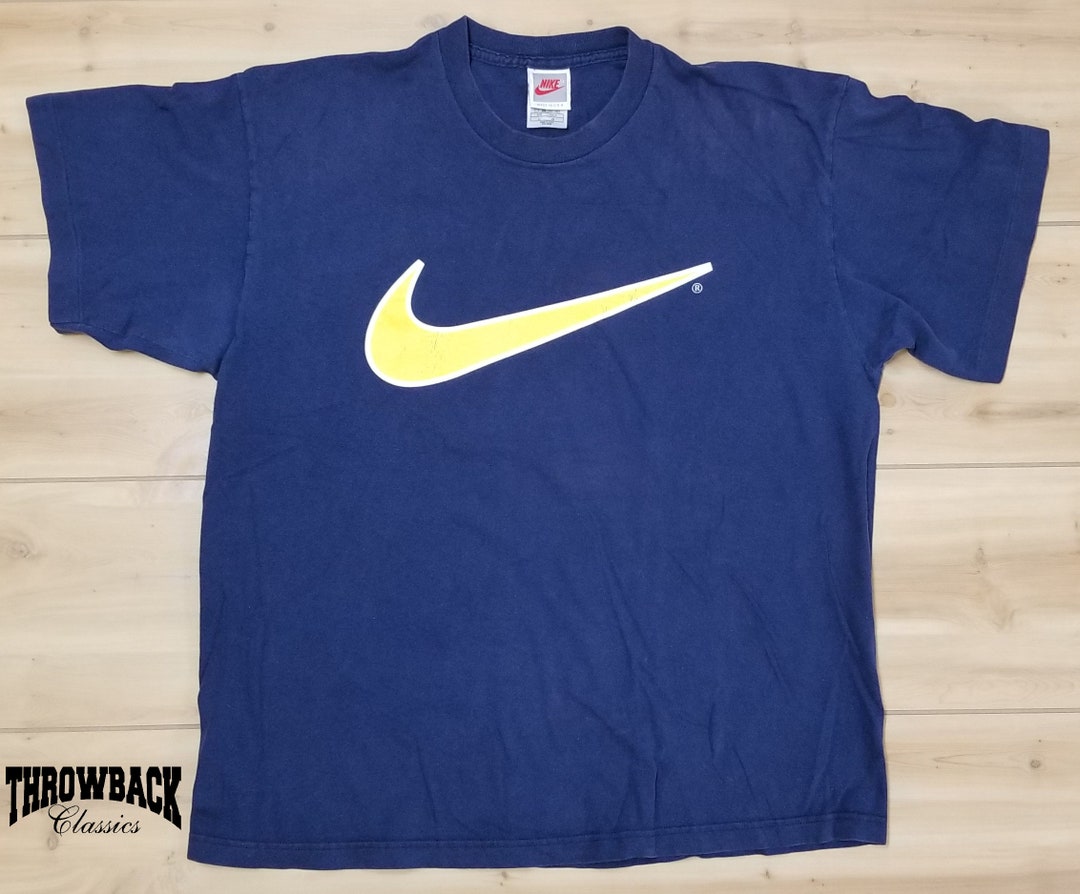 90s NIKE vintage shirt ナイキ Tシャツ 90s black Nike white label t-shirt | retroiscooler | Vintage