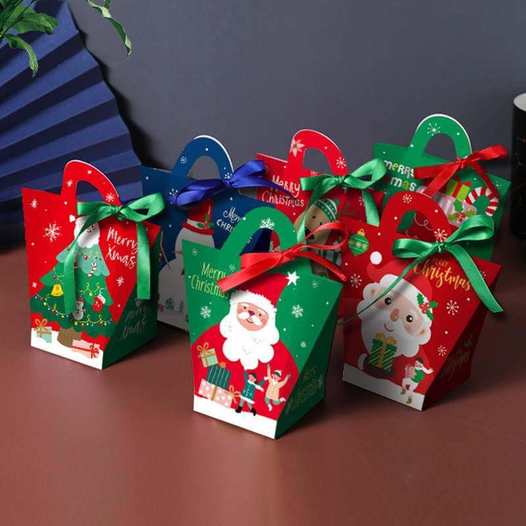 Easy, Cheap Neighbor Gift Idea (with 5 Inch Christmas Treat Bag