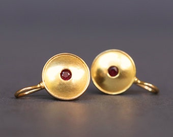 Vintage ruby round disc drop earrings in 18ct gold