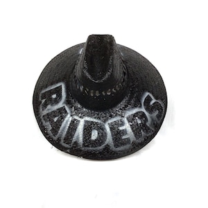 Chapeau de paille de raiders noirs à l'aérographe personnalisé