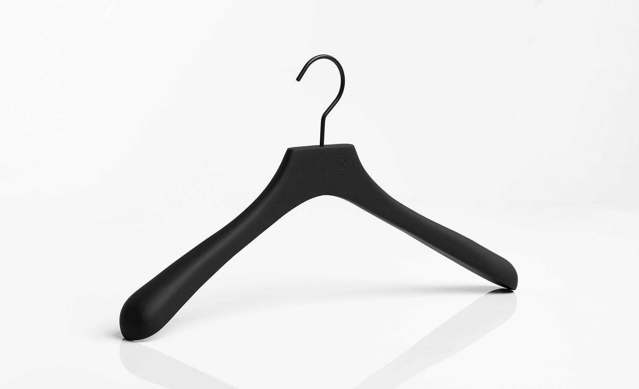 Black Wooden 17 Inch Flat Coat/shirt Hanger With Chrome Hook 100