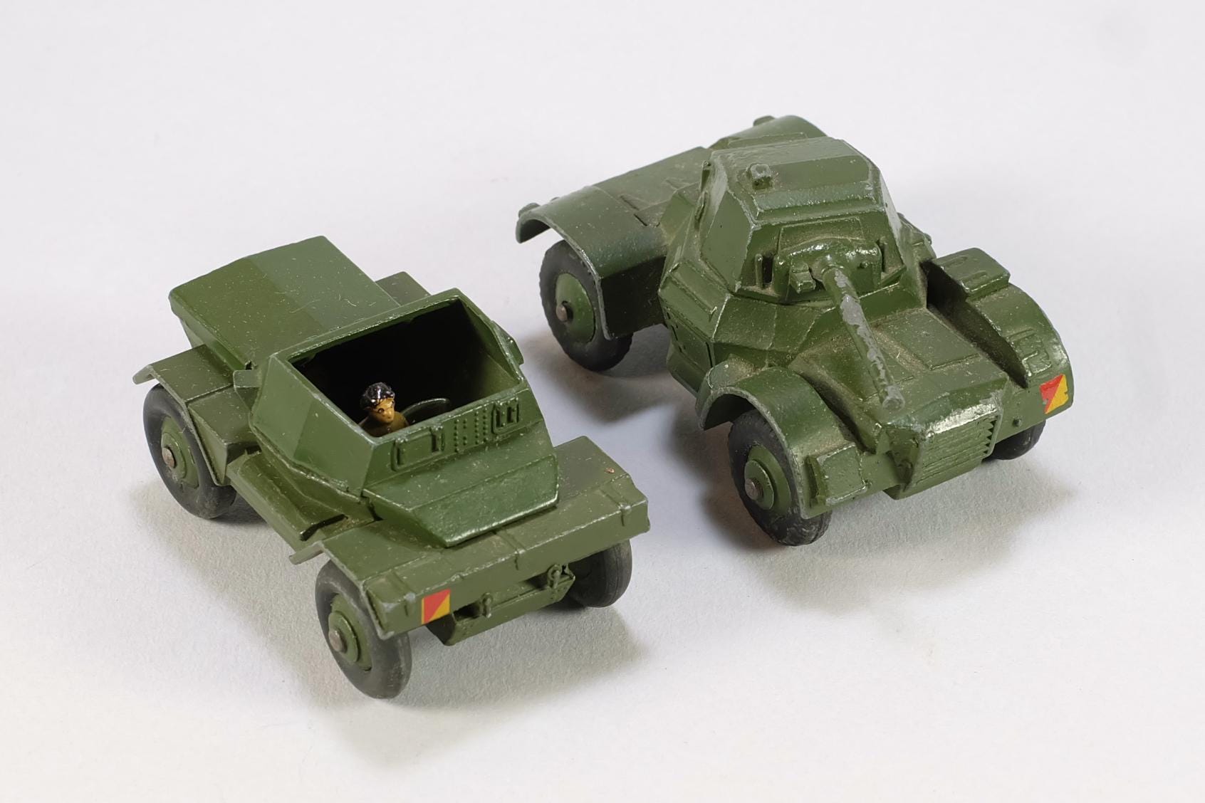Dinky Toys - Véhicule Militaire Miniature - Dinky Toys 824 Camion Militaire Gazelle Berliet 1950s