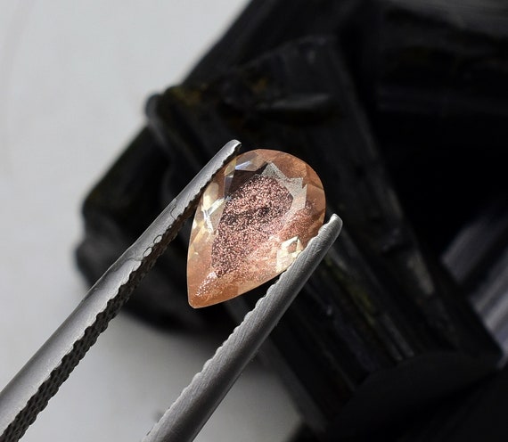 流星のようなシラー『天然オレゴンサンストーン』3.54ct オレゴン産 ルース 宝石 コレクター必見 シラー ラブラドライト シラーが綺麗なアメリカ産オレゴンサンストーン （オーバルカット