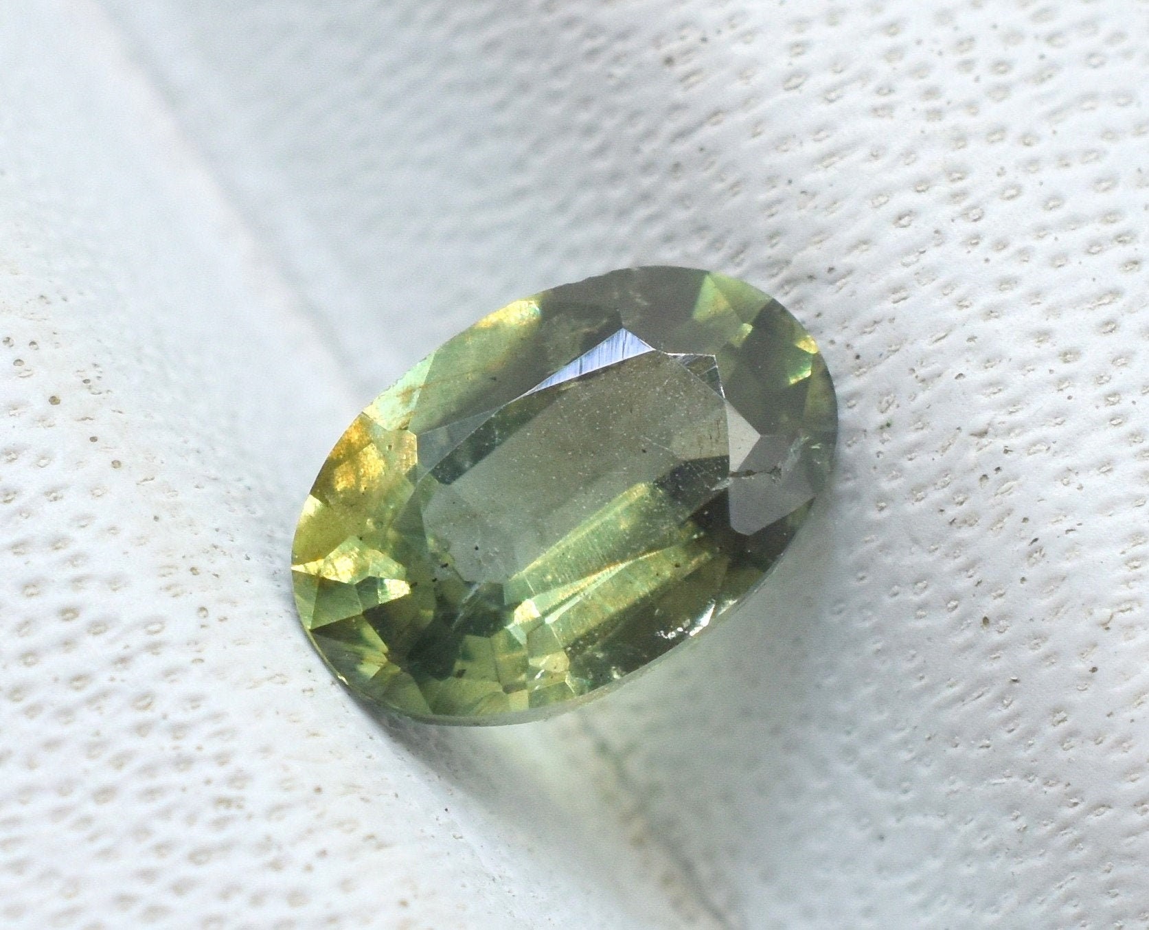 Natural Bi-Color Parti Sapphire 4X6 MM Oval Shape Unheated & Untreated Absolutely Natural Green Sapphire For Beautiful Jewelry Making S-10