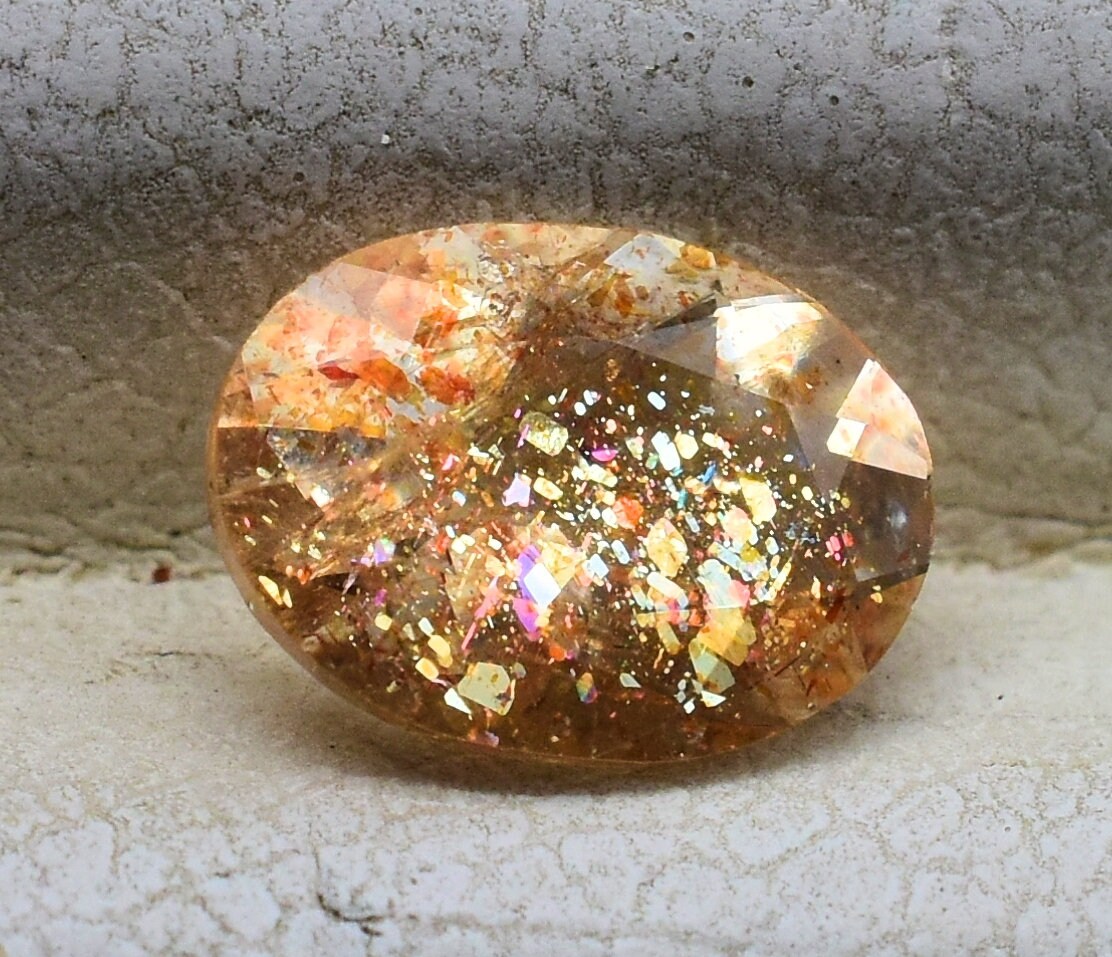 CONFETTI SUNSTONE With Multi Flakes Sparkling 5X6.7 MM 0.63 Carats Filled With Golden Rainbow Sunstone For Jewelry Making Cs-329