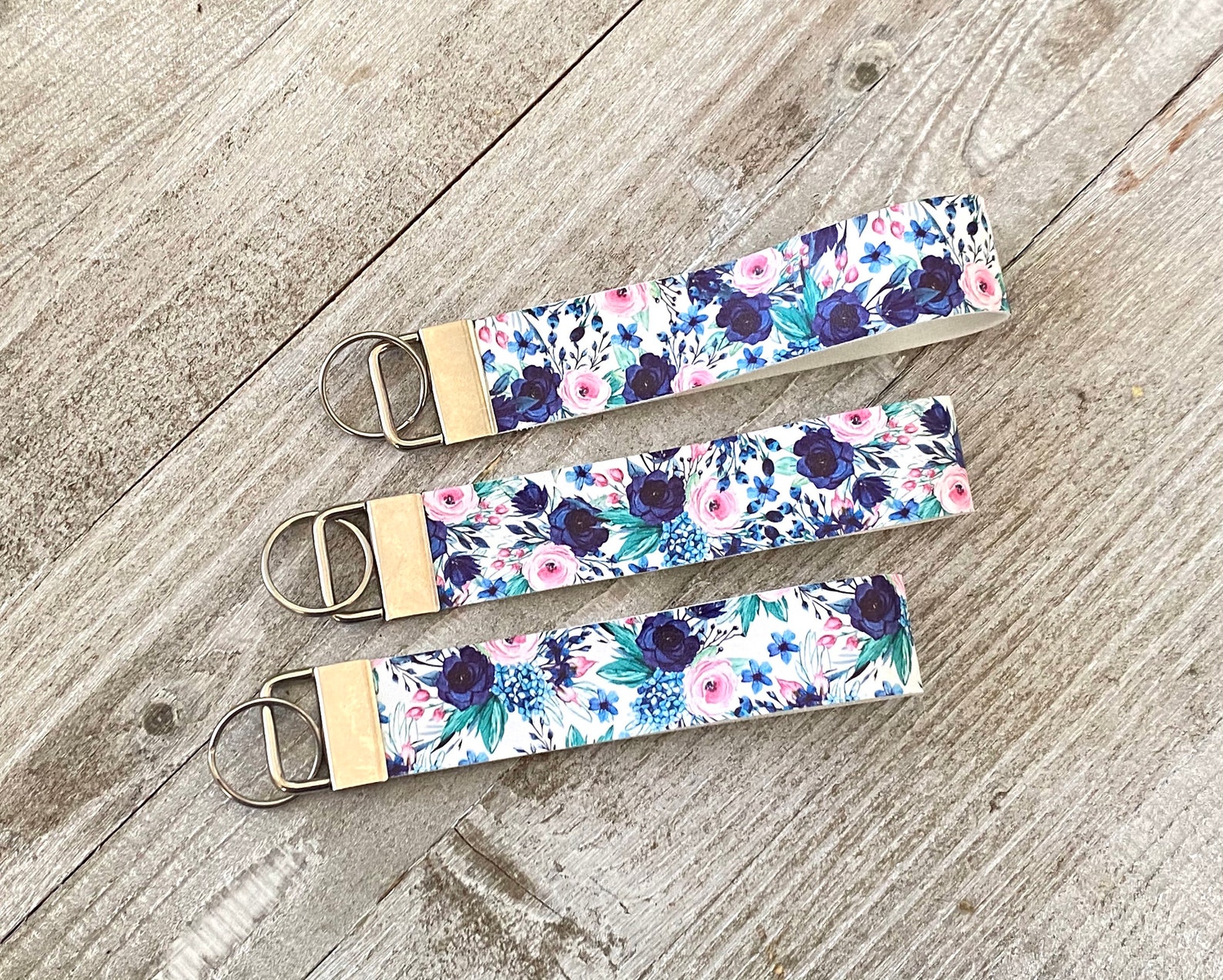 Wristlet Keychains WHOLESALE 25pcs FREE US Shipping Random, Wholesale Leather Keychains