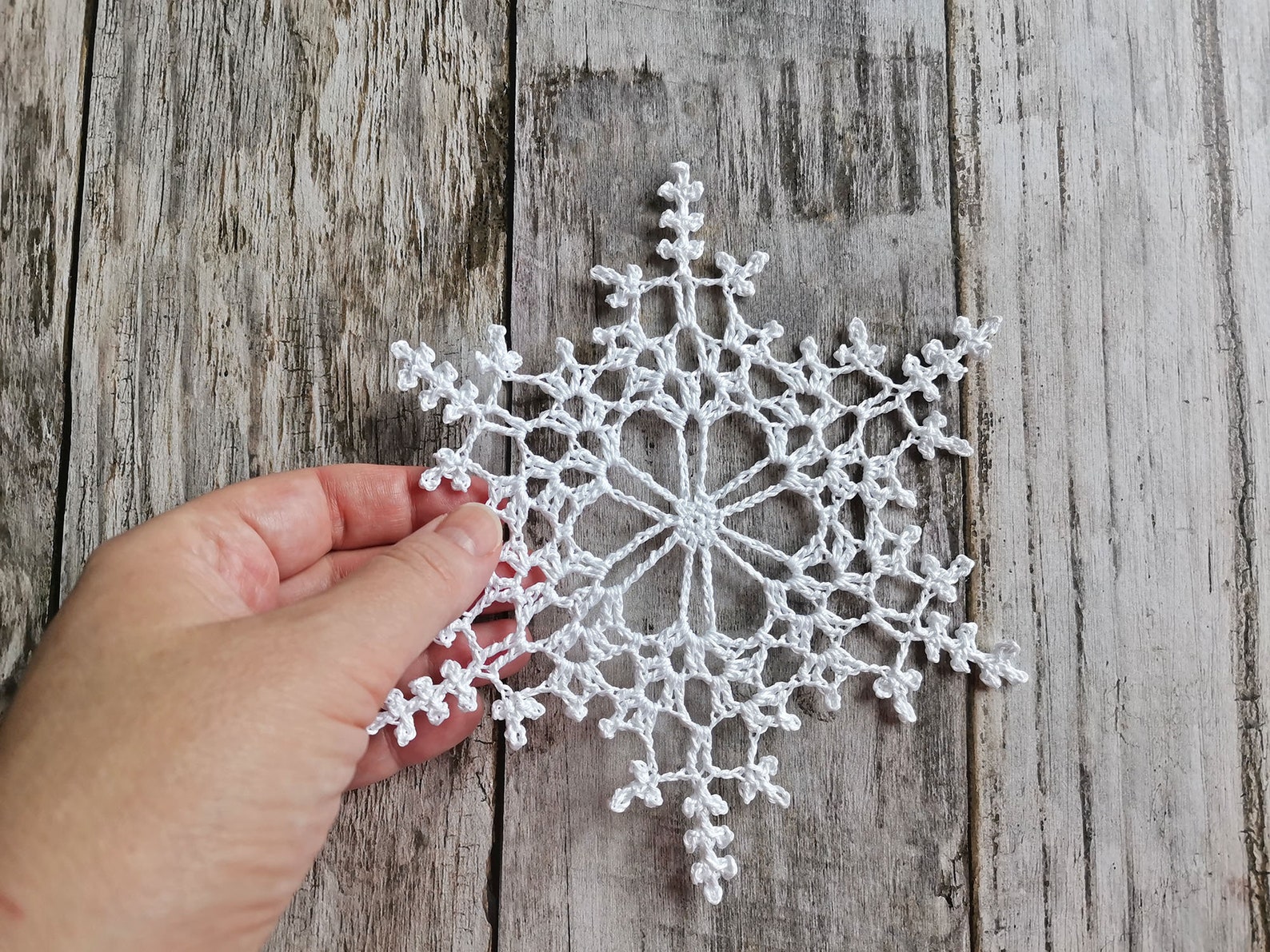 MADE TO ORDER Large Snowflake Yarn Art style SN022 - Etsy