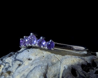 Anel minimalista de ametista para o dia a dia – Prata de lei 925 | Anel com estilo bruxo para combinar com outras peças