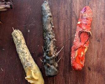 Três pilares fundamentais | Limpar energia estagnada, proteger, embelezar/autoestima | Conjunto de velas rituais programadas | Coleção de feitiços de cera de abelha