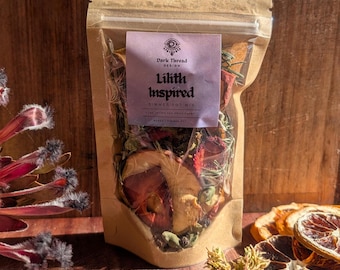 Mistura para infusão inspirada em Lilith | Honre a energia indomável de Lilith com esta mistura artesanal.