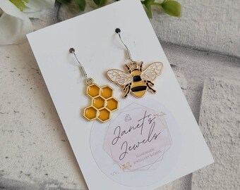 Orecchini Pendenti Asimmetrici Ape E Nappa – Oro, Regalo Donna