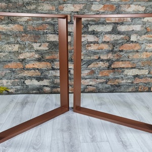 Metallbeine für einen Tisch aus Edelstahl loft industrial tischbeine tischgestell table legs