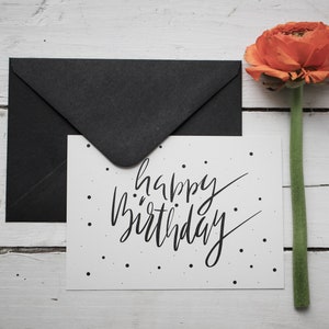 Cartão postal "pontos de feliz aniversário em preto e branco"