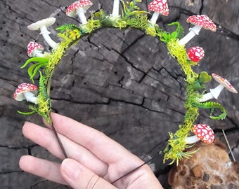 Mossy fairy headband with Amanita mushroom ~ Woodland clothing Festival Headpiece ~ Fairy diadem