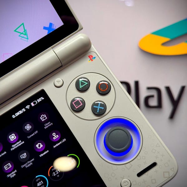 Botones de PlayStation de Ayn Thor, estilo gris oscuro y botones con símbolos de colores