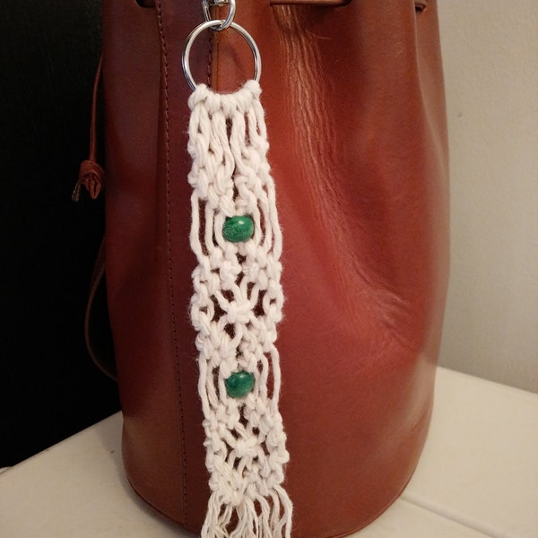 Bijou de sac en macramé