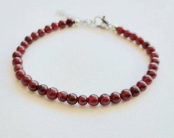 Bracciale in granato, bracciale in pietra naturale, pietra portafortuna di gennaio, raffinati gioielli in granato.