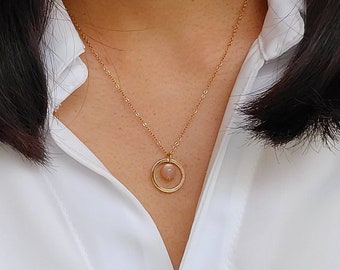 Collier pendentif pierre de soleil, collier en acier inoxydable, collier pour femme.