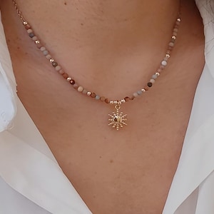 Halsketting van natuurlijke, veelkleurige stenen, agaatketting, parelketting met zonnehanger, hemelse sieraden, cadeausieraden, cadeau voor vrouwen.