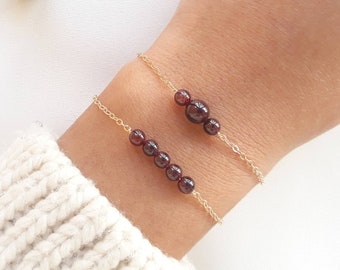 Bracelet grenat, bracelet en perles, cadeau anniversaire janvier, 2 choix disponibles
