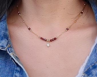 Collier minimaliste, collier grenat, bijou fin et délicat, collier chaîne de perle, collier pendentif etoile, cadeau anniversaire janvier.