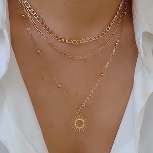 Collier multirangs, collier en acier inoxydable doré, collier pendentif soleil, collier plusieurs rangs, bijou pour elle, cadeau Noël.