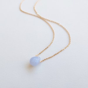 Collier calcedoine bleue goutte à facettes, cadeau bijoux femme, chaîne très fine. 1.Laiton couche d'or
