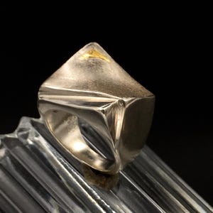 Anel de prata com ouro 24 K, anel de prata unissex com ouro, tamanho 17,8 DE, 56 EU, feito à mão, anel de prata statement, anel masculino em prata