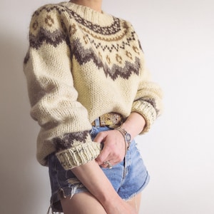 Icelandic lopapeysa sweater vintage 1970s yoke design sheep wool lopi sweater jumper pullover fair isle traditional handknit knitwear women