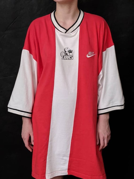 XXLT vintage nike basketball lions red white block