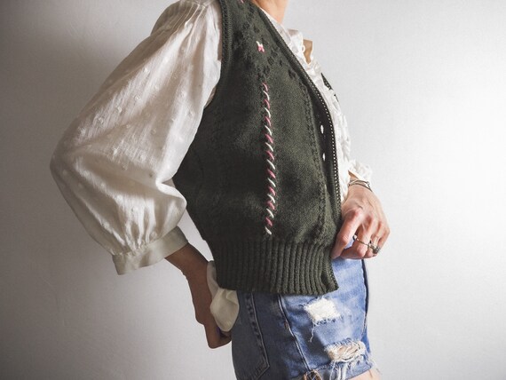 Austrian embroidered sweater vest vintage 1980s K… - image 5