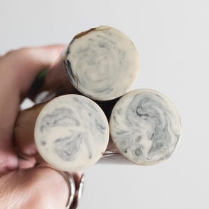 vintage marbled bakelite pieces, set of 3, 159 g