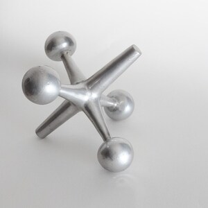 mid century modern space age aluminum sculpture industrial design tabletop decor geometric object Bild 5