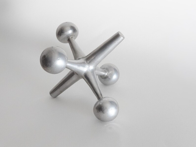 mid century modern space age aluminum sculpture industrial design tabletop decor geometric object Bild 5