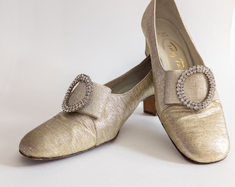 1960s pumps Bally Bellezza lamé baroque gold pumps shoes rhinestone buckle bow heels almond toe, 8.5 shoes
