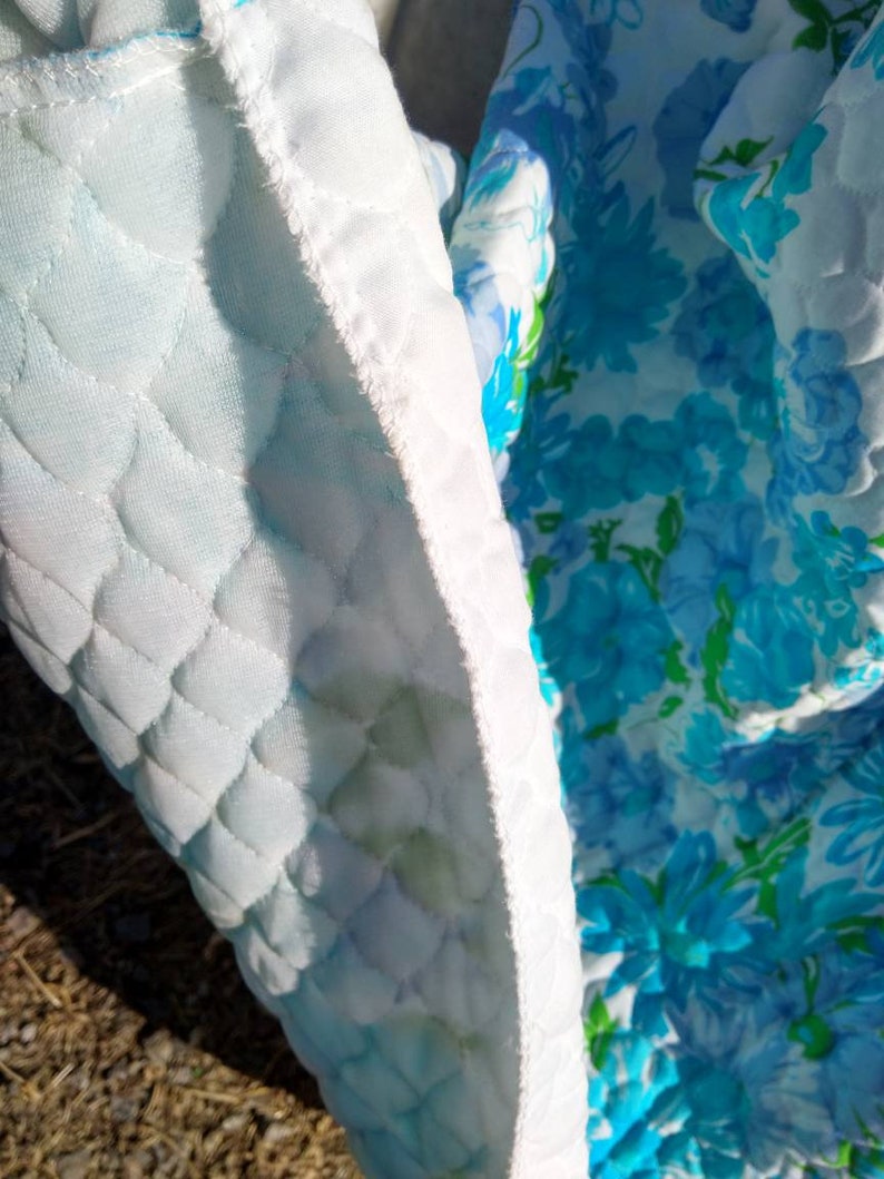 used hostess robe gown vintage women/'s|floral quilted dressing gown|white|blue|periwinkle|extra long|dressing gown robe|house coat|winter
