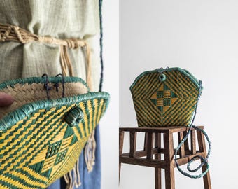 vintage 1970s handwoven bag boho two-tone woven straw clutch shoulder bag