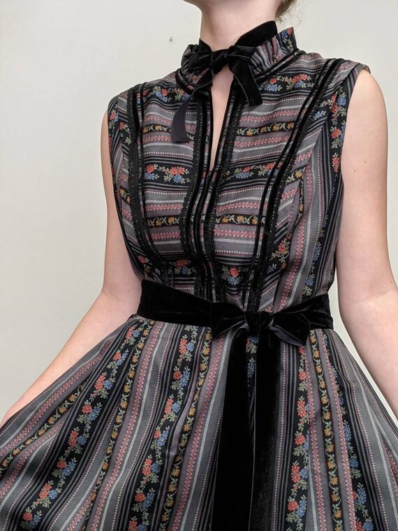 XSm vintage 60s folk day dress, floral sundress, a