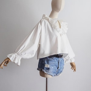 vintage white poet blouse cropped poet chemise pirate shirt - s/m